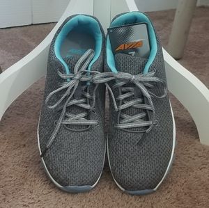 NWOT Avia Sz 7 Athletic Running Shoes Gray & Blue